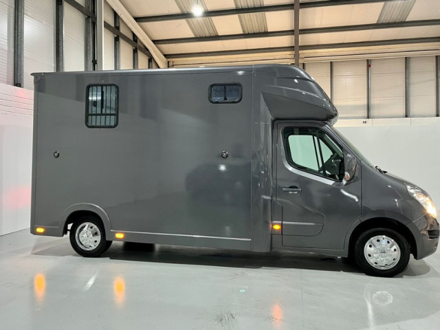 Image for 2015 Renault Master Stallion Fit Horsebox 