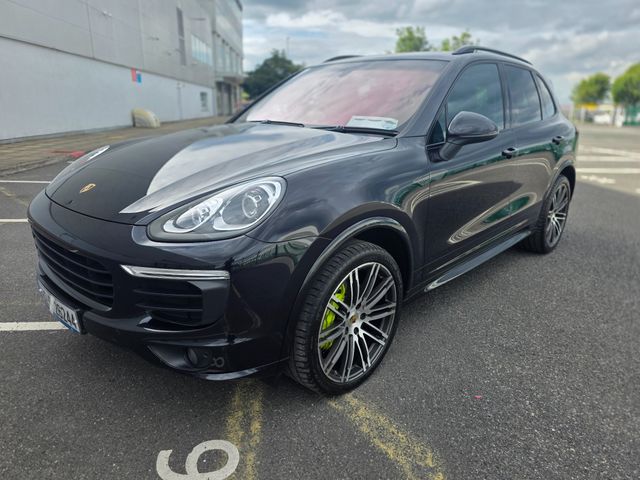 Image for 2016 Porsche Cayenne PETROL/PLUG-IN HYBRID, OPENING PAN ROOF, SERVICE HISTORY, LOW MILEAGE, NATIONWIDE WARRANTY, 5 STAR REVIEWS