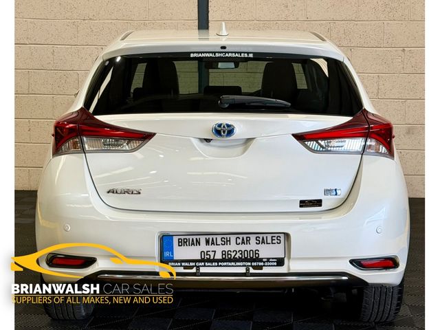 Image for 2016 Toyota Auris Hybrid