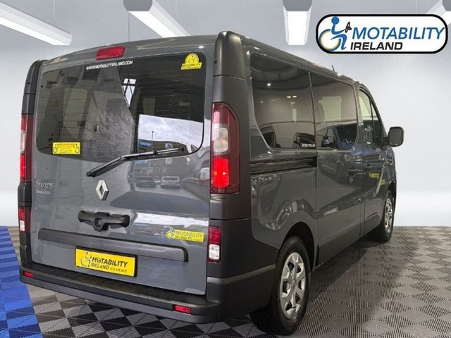 Image for 2022 Renault Trafic 9 Seater