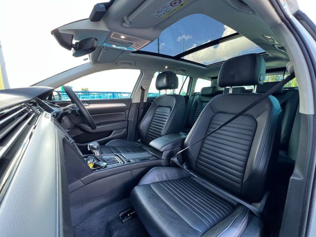 Image for 2017 Volkswagen Passat GTE VARIANT 1.4 HYBRID ** HUGE SPEC ** // TILT & SLIDE OPENING PAN ROOF // DRIVER MASSAGE SEAT // FULL SERVICE HISTORY