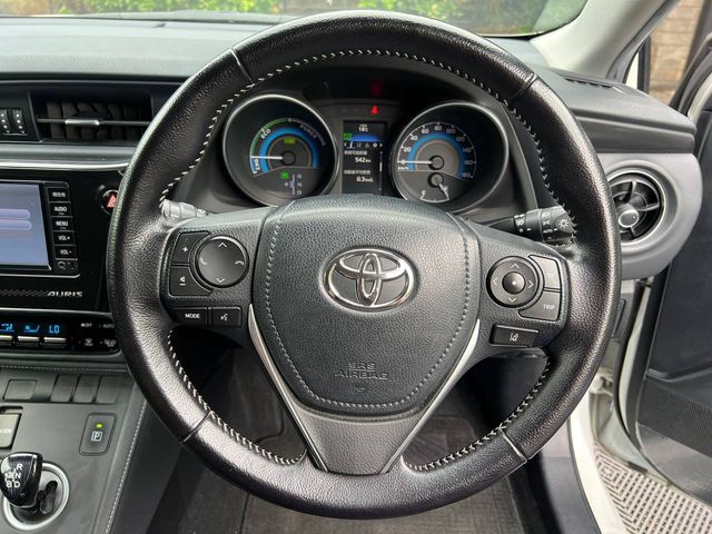 Image for 2017 Toyota Auris BRICK LANE EDITION 1.8 HYBRID AUTO // SERVICE HISTORY // HALF LEATHER INTERIOR // REVERSE CAMERA