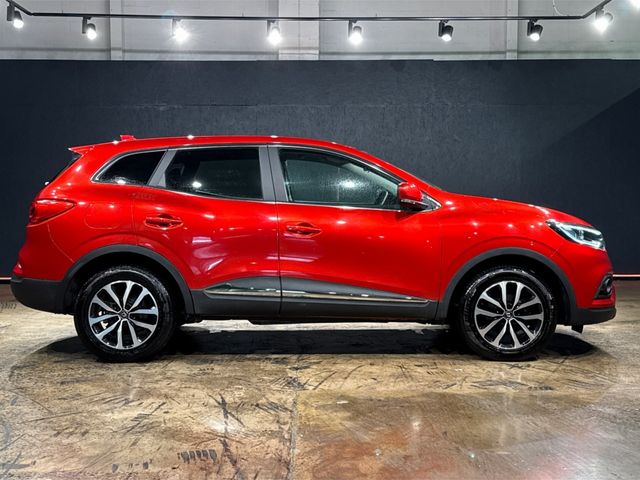 Image for 2022 Renault Kadjar EQUILIBRE TCE 140 - 17'' ALLOY WHEELS - PARKING SENSORS - PRIVACY GLASS - REVERSE CAMERA/360 PARKING RADAR