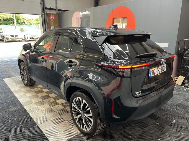 Image for 2021 Toyota Yaris Cross 2021 TOYOTA YARIS CROSS HYBRID Z 1.5 AUTOMATIC / CRUISE CONTROL / PARKING CAMERA / ELECTRIC MEMORY & HEATED SEATS / HEATED STEERING WHEEL AND MORE