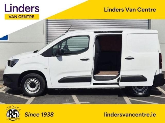 Image for 2021 Opel Combo 3 SEATS ONE OWNER