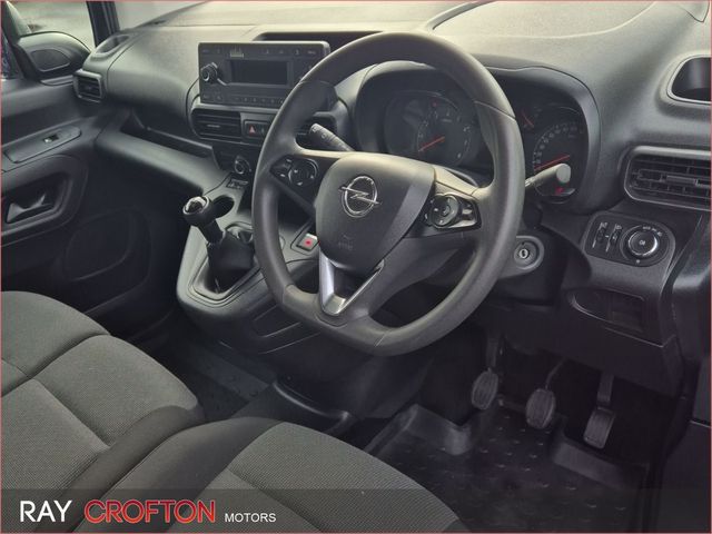Image for 2021 Opel Combo 1.5 Turbo D 100PS + VAT