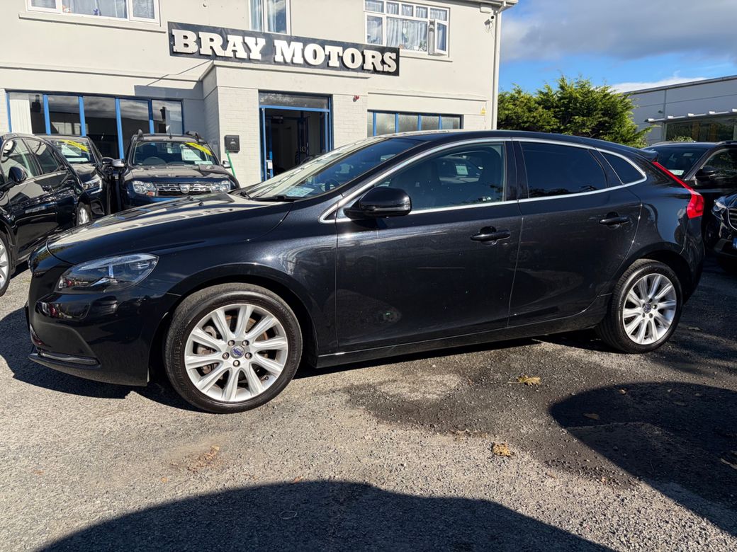 Image for 2015 Volvo V40 2015 VOLVO V40 D4 SE LUX NAV 190BHP • 2.0 DIESEL • 6-SPEED MANUAL • 113, 760 KM