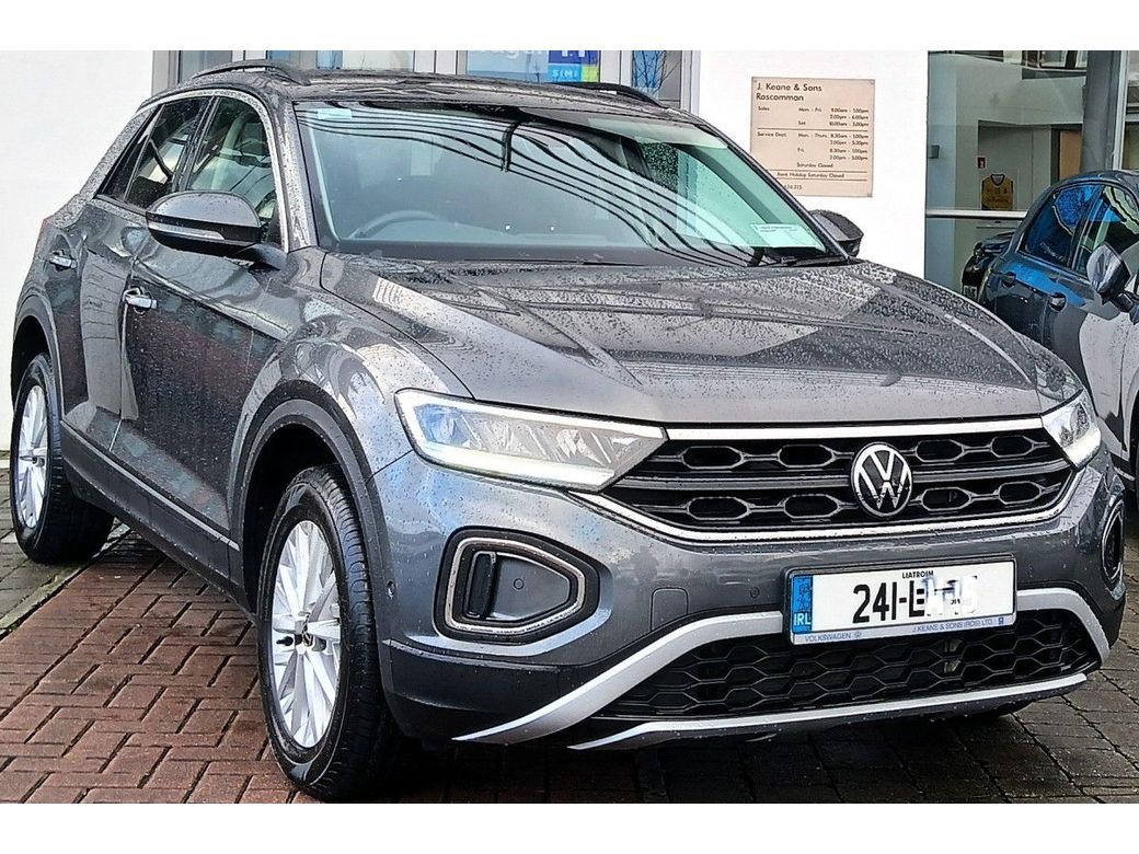 Image for 2024 Volkswagen T-Roc Life 1.0 TSI 110HP **REAR VIEW CAMERA, APP CONNECT, PARK ASSIST**