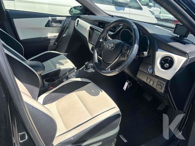 Image for 2017 Toyota Auris HYBRID G PACKAGE - WHITE/BLACK LEATHER UPHOLSTERY - TOYOTA SAFETY SENSE - CRUISE CONTROL - REVERSE CAMERA - HEATED SEATS