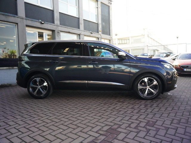 Image for 2019 Peugeot 5008 
