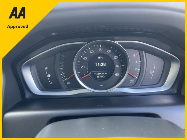 Image for 2017 Volvo XC60 SE NAV D4 2.0 TD B4 R-DESIGN MHEV 197BHP