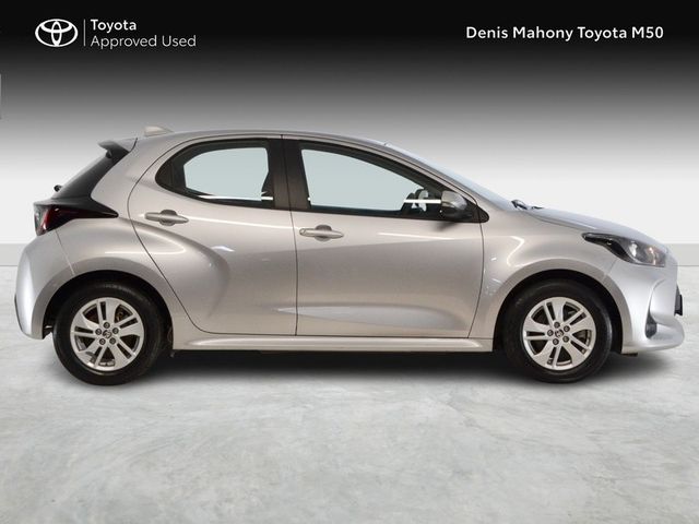 Image for 2023 Toyota Yaris Hybrid Luna Auto