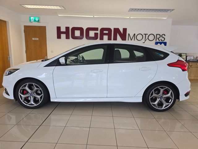 Image for 2016 Ford Focus ST2 2.0 250PS 5DR H/B