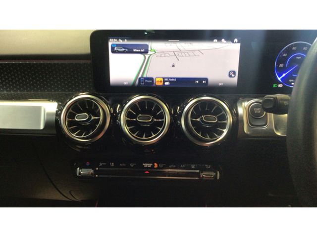 Image for 2024 Mercedes-Benz EQB 250+ SPORT EXECUTIVE (70.5KWH BATTERY) AUTOMATIC **ONE OWNER / APPLE CARPLAY / BLIND SPOT ASSIST / CRUISE CONTROL / ELECTRIC BOOTLID / FULL LEATHER / HEATED FRONT SEATS / SAT NAV / REVERSE CAMERA**