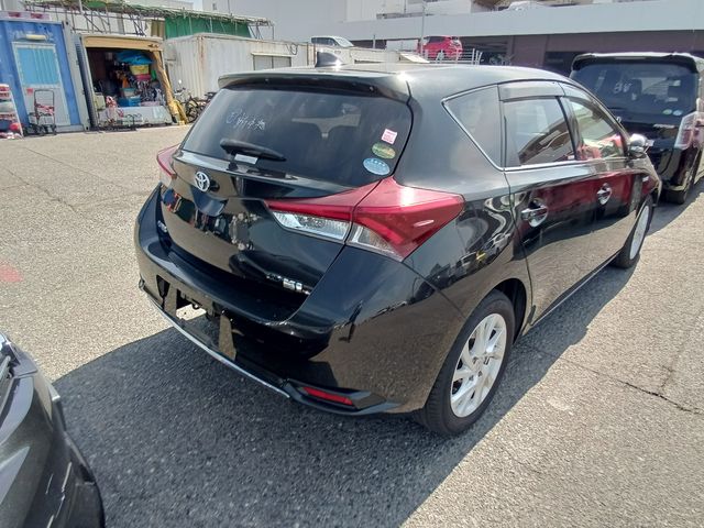 Image for 2017 Toyota Auris Hybrid 