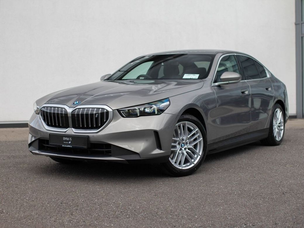 Image for 2025 BMW i5 eDrive40