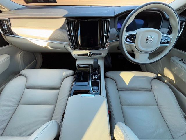 Image for 2025 Volvo V90 T6 PLUS BLONDE LEATHER