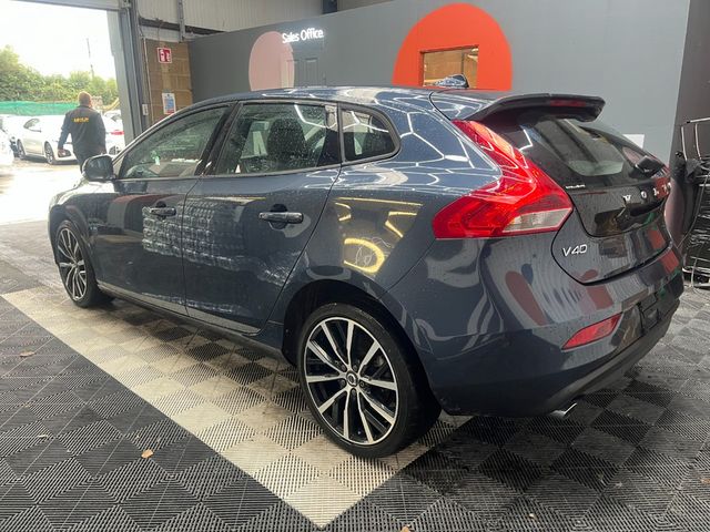 Image for 2018 Volvo V40 2018 VOLVO V40 D4 DYNAMIC EDITION 2.0 AUTOMATIC / CRUISE CONTROL / PARKING CAMERA / ELECTRIC MEMORY & HEATED SEATS / PADDLE SHIFTERS AND MORE