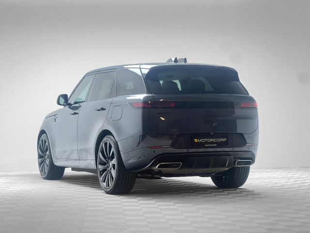 Image for 2024 Land Rover Range Rover Sport DYNAMIC SE P460E