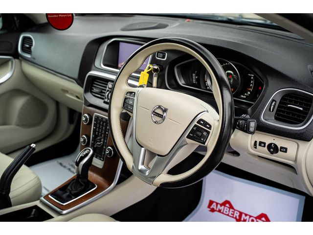 Image for 2019 Volvo V40 