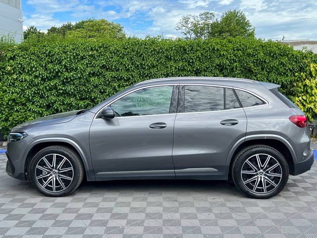 Image for 2024 Mercedes-Benz EQA EQA250+ AMG-LINE PREMIUM DARK 70.5KWH // APPLE CARPLAY/ANDROID AUTO // 19" AMG-LINE ALLOYS // 360 PARKING SENSORS