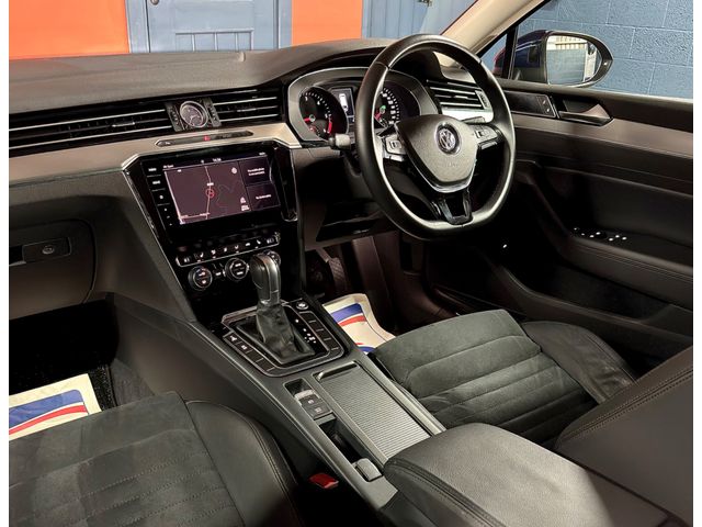 Image for 2018 Volkswagen Passat Elegance 2.0L TDi Auto DSG Estate 150BHP