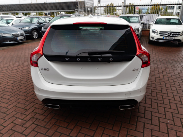 Image for 2017 Volvo V60 2.0D4 SE LUXURY DELUXE 5DR ESTATE AUTOMATIC // MINT CONDITION WITH ONLY 96, 000 KMS // BUY WITH CONFIDENCE AA AND SIMI APPROVED DEALER 2025 // FINANCE ARRANGED // ALL TRADE INS WELCOME // 
