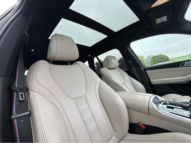 Image for 2021 BMW X5 XDRIVE45E M SPORT* IVORY /CARBON BLACK* PAN ROOF * 