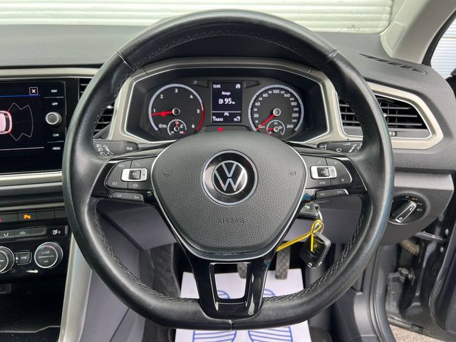 Image for 2021 Volkswagen T-Roc DESIGN 2.0 TDI // APPLE CARPLAY/ANDROID AUTO // DUAL ZONE CLIMATE CONTROL // ADAPTIVE CRUISE CONTROL