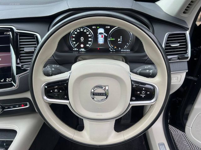 Image for 2019 Volvo XC90 T8 INSCRIPTION 2.0 HYBRID 7-SEATER // OPENING PAN ROOF // HARMAN/KARDON // DIGITAL CLUSTER