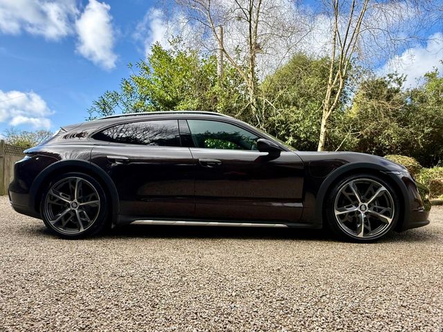 Image for 2022 Porsche Taycan 4 CROSS TURISMO *Performance Battery Plus…4 Wheel Drive*