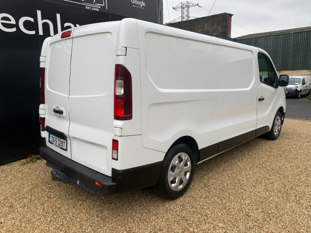 Image for 2023 Renault Trafic 2.0 DCI 130 PS LWB BUSINESS + // PRICE EXCL. VAT // ONE OWNER // CRUISE, AIR CON AND REAR PARKING SENSORS // 01/27 CVRT // 