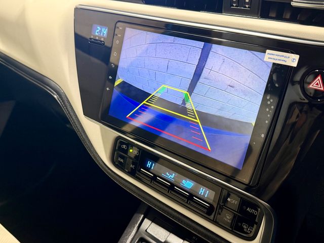 Image for 2017 Toyota Auris G Package Leather seats