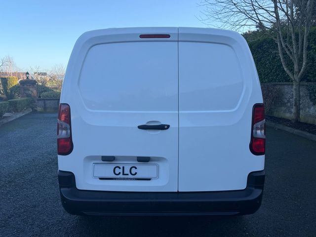 Image for 2021 Vauxhall Combo 2300 Dynamic TD 6DR