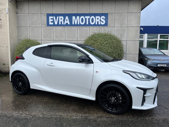 Image for 2022 Toyota Yaris GR RS AUTOMATIC 1.5 PETROL //LOW MILES//HEAD UP DISPLAY//CARPLAY//KEYLESS ENTRY//HEATED SEATS AND STEERING WHEEL//REVERSE CAMERA// 