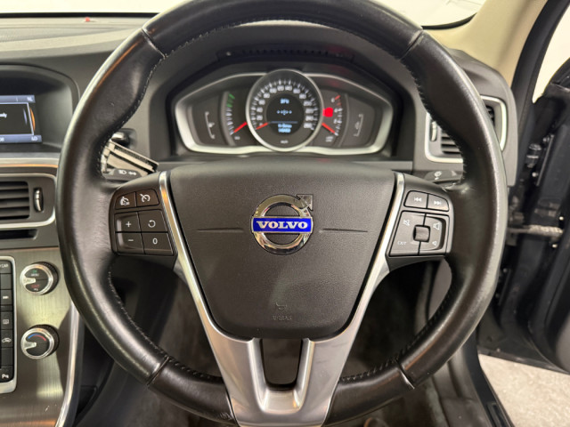 Image for 2015 Volvo S60 **SE MODEL**17" ALLOYS**FULL LEATHER**2 KEYS**AUTO LIGHTS**LEATHER MULTIFUNCTION STEERING WHEEL**DUAL ZONE CLIMATE**CRUISE CONTROL**8 X SERVICE STAMPS**FRONT AND REAR PARKING SENSORS**