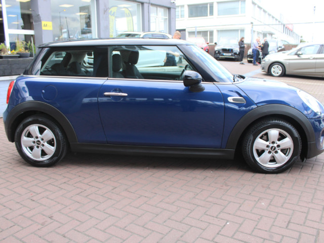 Image for 2016 Mini Cooper 1.5 MINI COOPER 3DR AUTOMATIC // MINT CONDITION INSIDE AND OUT // BUY WITH CONFIDENCE AA AND SIMI APPROVED DEALER 2025 // FINACE ARRANGED // ALL TRADE INS WELCOME //