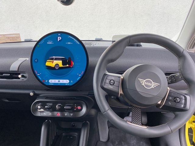 Image for 2024 Mini Cooper Cooper E Classic