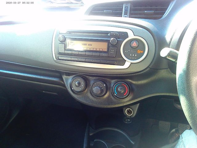 Image for 2013 Toyota Yaris 1.0 SPORT 4DR