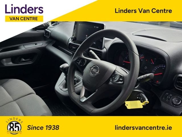 Image for 2023 Opel Combo 3 SEATS LOW KMS