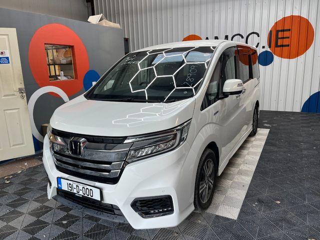 Image for 2019 Honda Stepwagon 2019 HONDA STEPWAGON HYBRID G 2.0 AUTOMATIC / CRUISE CONTROL / PARKING CAMERA / HEATED SEATS / AUTOMATIC & ELECTRIC DOORS / 7 SEATS OPTION AND MORE