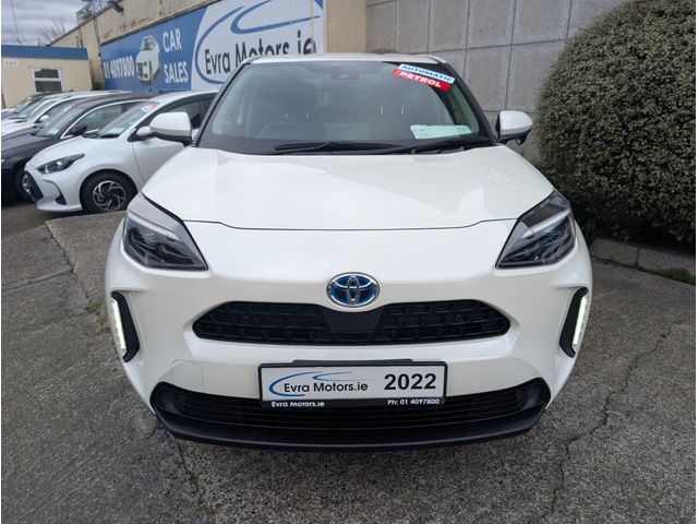 Image for 2022 Toyota Yaris Cross Z HYBRID AUTOMATIC 1.5 PETROL //LOW MILES//HIGH SPEC//HALF LEATHER HEATED SEATS//REVERSE CAMERA//KEYLESS ENTRY//ADAPTIVE CRUISE CONTROL//