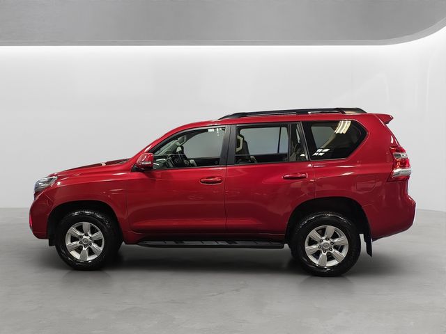 Image for 2017 Toyota Landcruiser LANDCRUISER 2.8 BUSINESS 5 SEATER AUTO. HUGE SPEC. FINANCE ARRANGED. SIMI. AA APPROVED