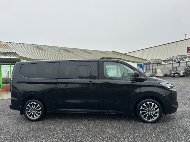 Image for 2026 Ford Tourneo Custom Hybrid Wheelchair Car