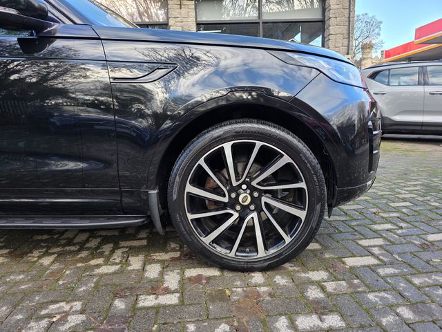 Image for 2018 Land Rover Discovery 3.0 TDV6 HSE 5 SEATER BUSINESS UTILTY AUTO BLACK PACK. HUGE SPEC. FINANCE ARRANGED. SIMI. AA APPROVED.