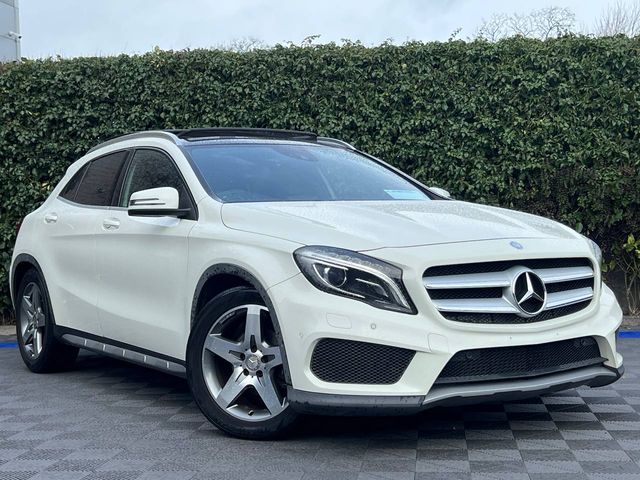 Image for 2015 Mercedes-Benz GLA Class GLA180 AMG-LINE 1.6 ** HUGE SPEC ** // TILT & SLIDE OPENING PAN ROOF // LEATHER POWERED & HEATED SEATS // REVERSE CAMERA