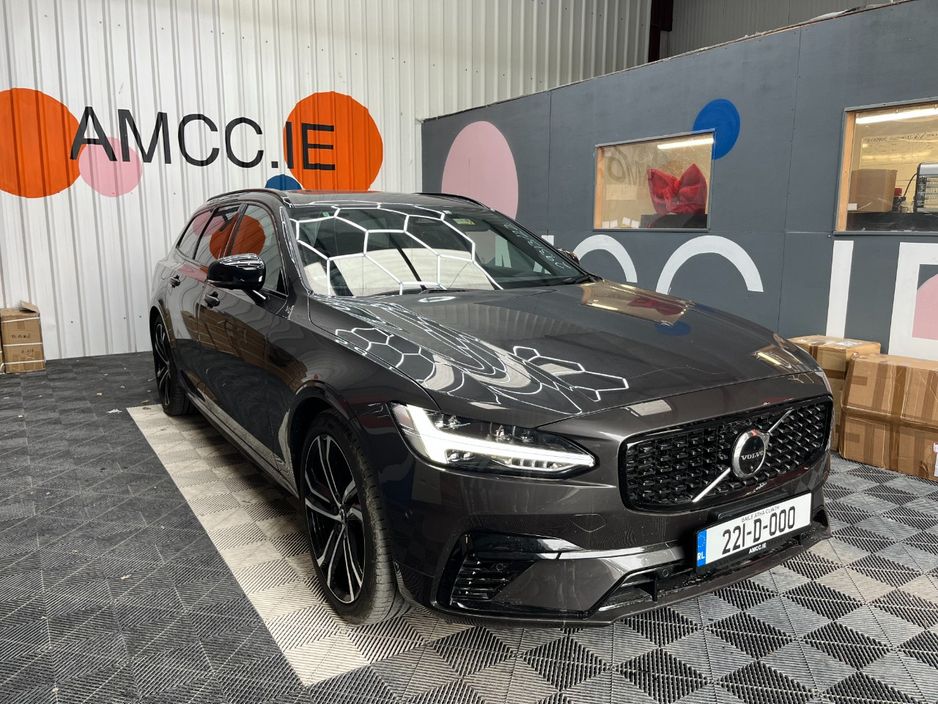 Image for 2022 Volvo V90 2022 VOLVO V90 T8 PLUG-IN 2.0 AUTOMATIC / CRUISE CONTROL / PARKING CAMERA / ELECTRIC MEMORY & HEATED SEATS / HEATED STEERING WHEEL / PANORAMIC SUNROOF AND MORE