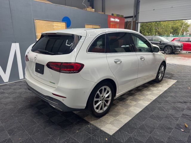 Image for 2019 Mercedes-Benz B Class 2019 MERCEDES-BENZ B180 AUTOMATIC/ CRUISE CONTROL / 360 CAMERA / ELECTRIC MEMORY & HEATED SEATS / PADDLE SHIFTERS / AMBIENT LIGHTS / PANORAMIC SUNROOF AND MORE