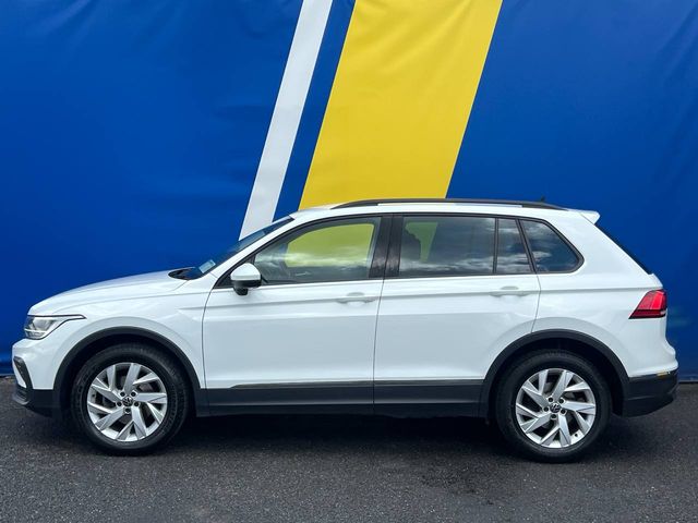 Image for 2021 Volkswagen Tiguan LIFE 2.0 TDI // REVERSE CAMERA // APPLE CARPLAY/ANDROID AUTO // DUAL ZONE CLIMATE CONTROL