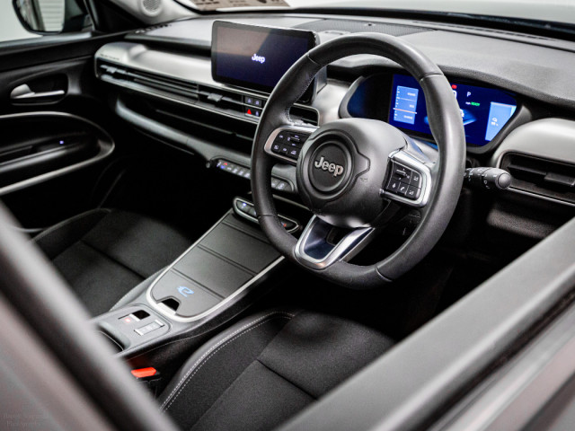 Image for 2024 Jeep Avenger Summit 54kWh Auto 155HP